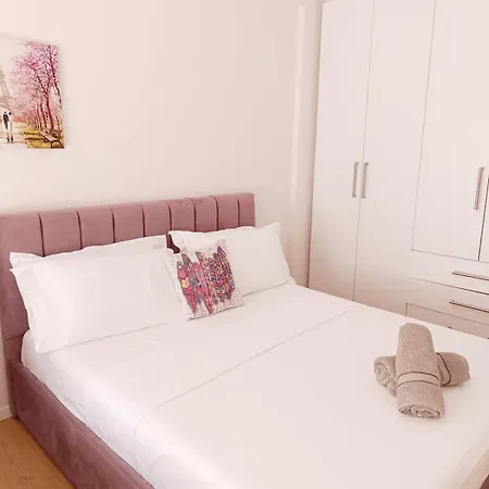 Harmony In The Center Apartament Tirana