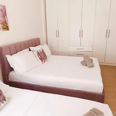 Harmony In The Center Apartment